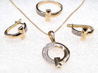 Set de oro 14k tipo diseñador de dije, anillo y aretes con T y circonias Mod 6341 - 45 cm, foto real