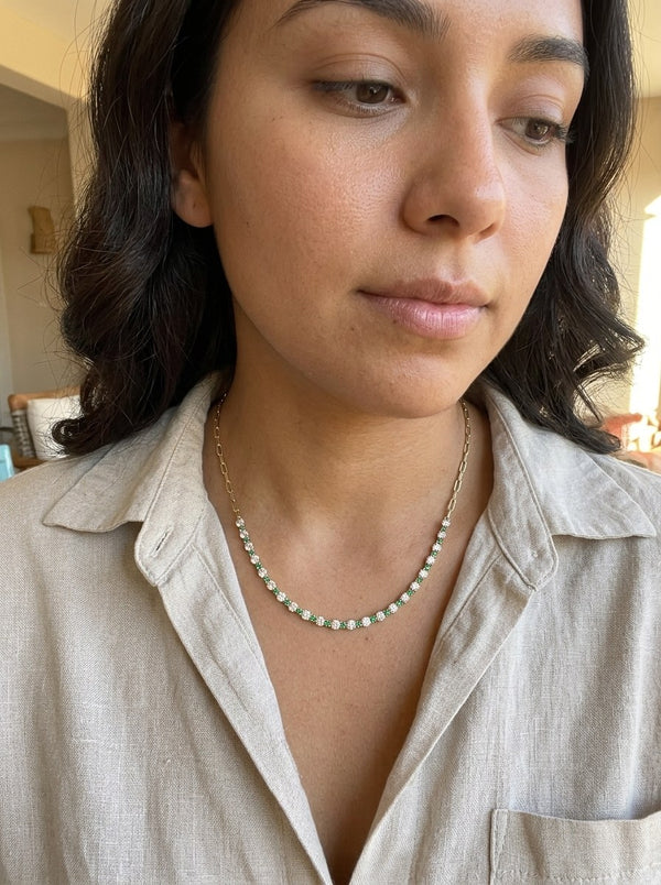 Gargantilla de oro 14k paper clip con circonias verdes y blancas Mod 6375 - 45 cm